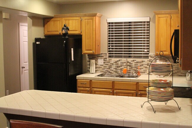 Building Photo - 5201 Silverado Dr