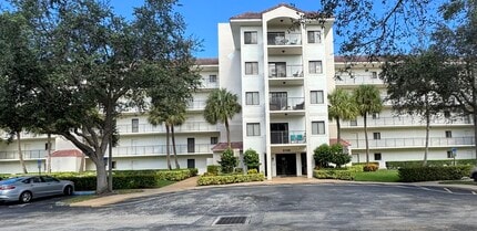 Building Photo - 2105 Lavers Cir