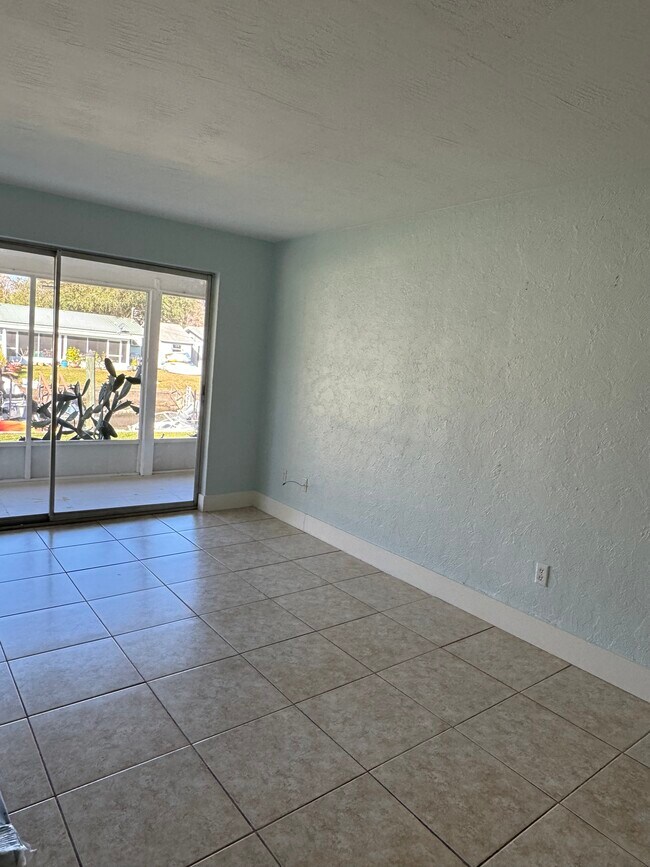 Foto del edificio - 1412 SE Paradise Ave