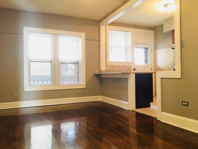 Foto del edificio - 3507 N Pine Grove Ave