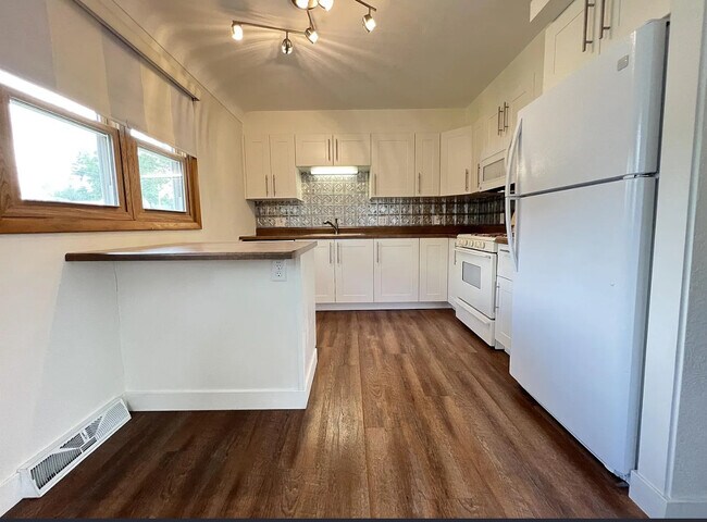 Foto del edificio - 2916 Johnson Ave NW