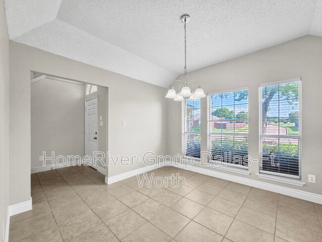 Building Photo - 2215 Green Mere Dr
