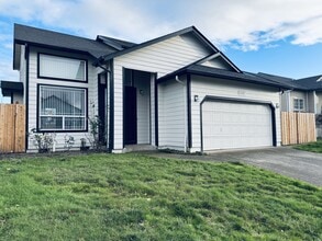 Building Photo - 4388 Northside Dr NE