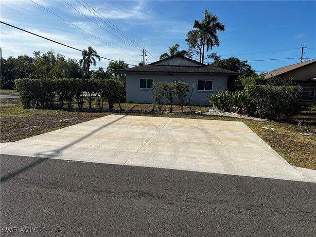 Foto del edificio - 796 106th Ave N