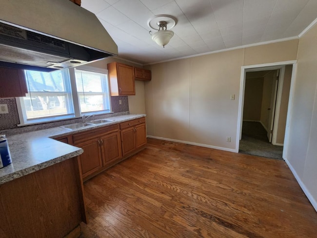 Building Photo - 4425 16th Ave