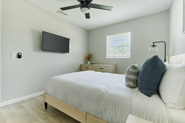 Building Photo - 7817 Tern Dr