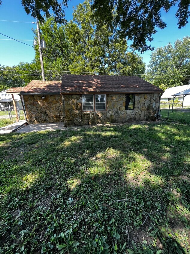 Foto principal - 1025 NE Strait Ave