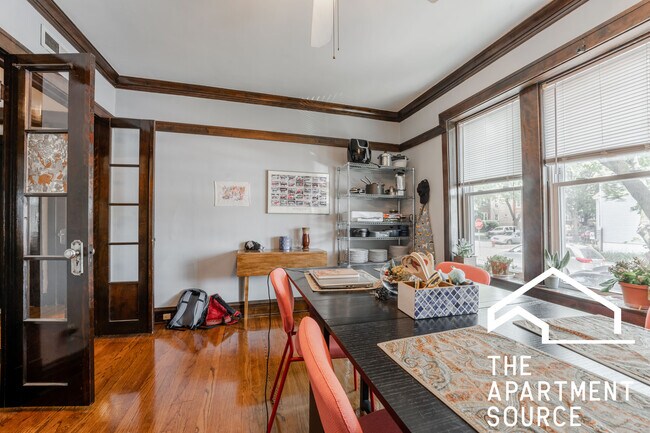 Foto del edificio - 3400 N Harding Ave