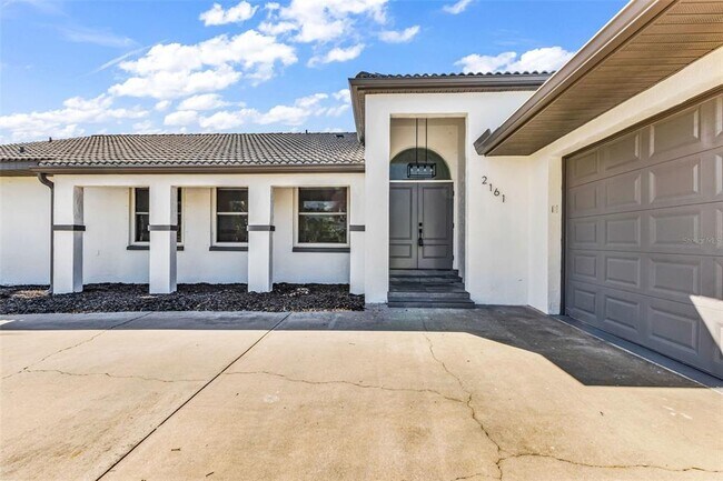 Foto del edificio - 2161 Aqui Esta Dr