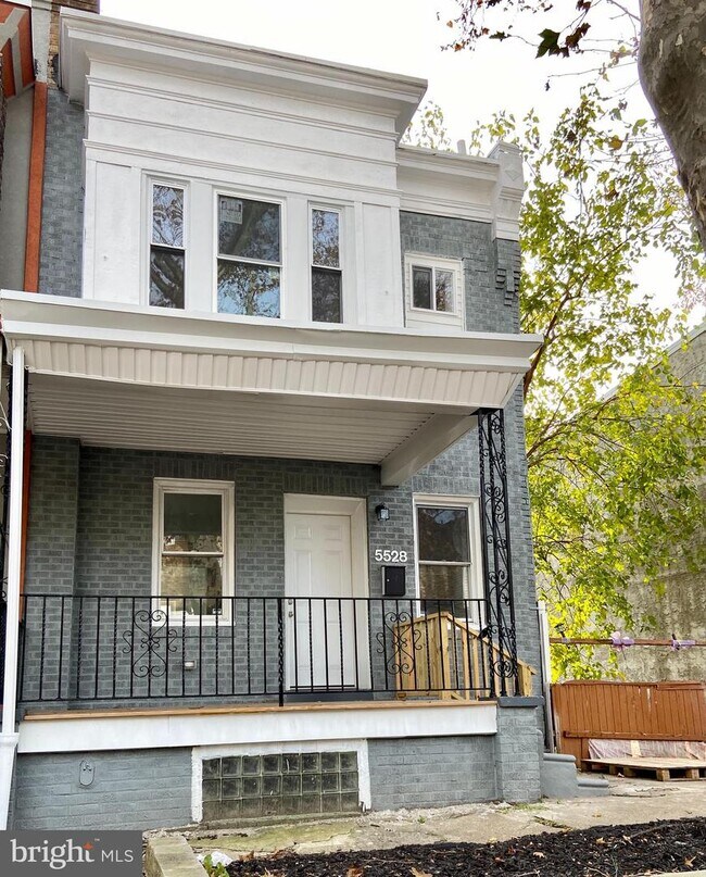 Building Photo - 5528 Ridgewood St