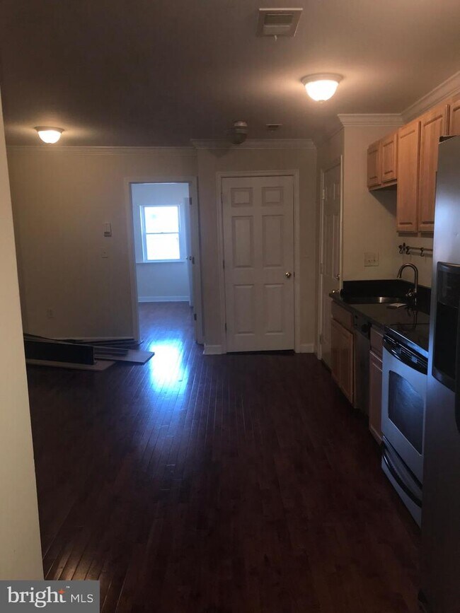 Foto del edificio - 1700 Capitol Ave NE