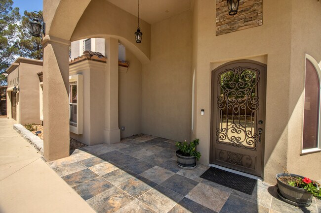 Building Photo - 5447 Santa Cruz Ave