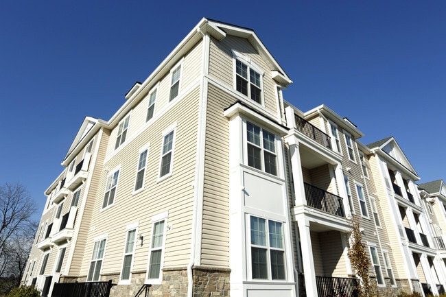 Building Photo - Halstead Place