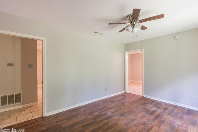 Building Photo - 8 Bellemeade Dr