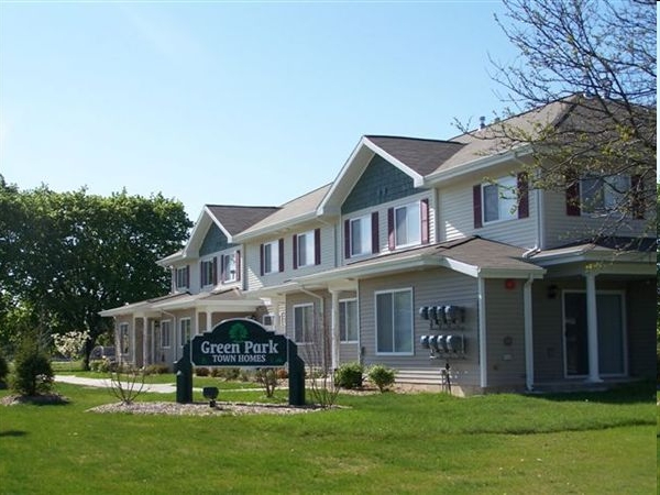 Building Photo - Green Park Townhomes