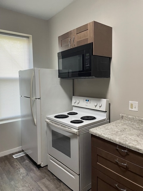 Building Photo - 4426B Holly Ave