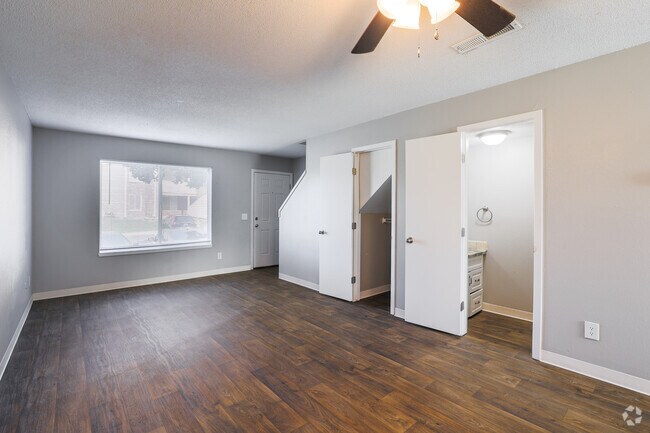 2HAB, 2BA - 916 ft² - Park Meadows Apartments