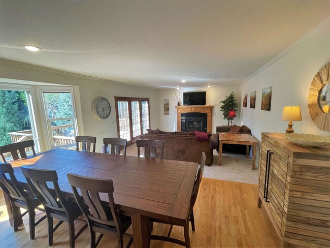 Foto del edificio - 2009 Sweetbriar Ln