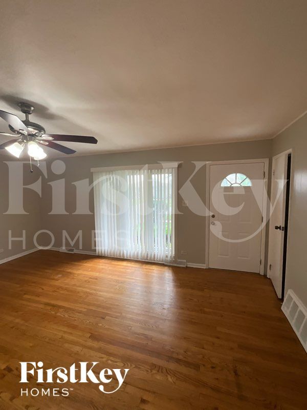 Foto del edificio - 22728 Ridgeway Ave