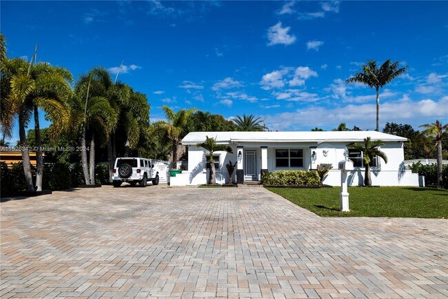Foto del edificio - 465 NW 153rd St