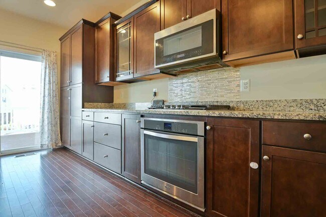Foto del edificio - 5204 Forest Pines Dr