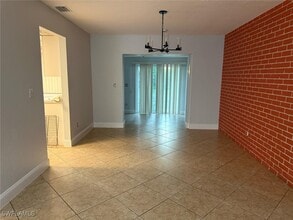 Building Photo - 4524 SE 11th Pl