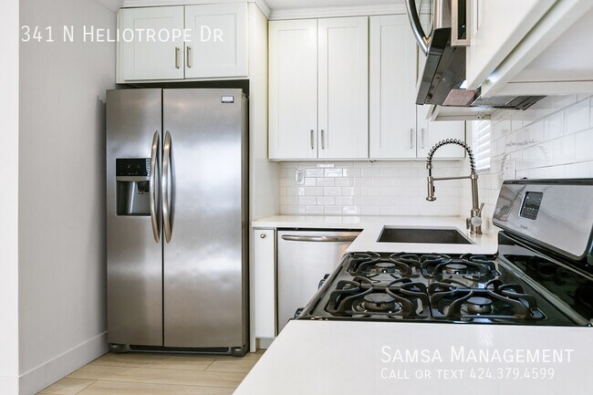 Foto del edificio - 341 Heliotrope Dr