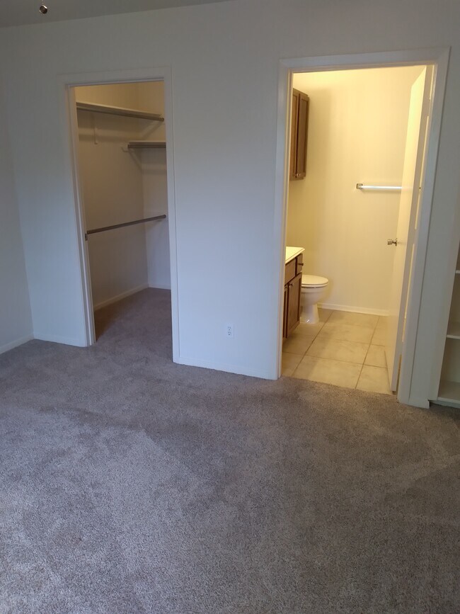 Building Photo - 1141 Woodlands Park Dr