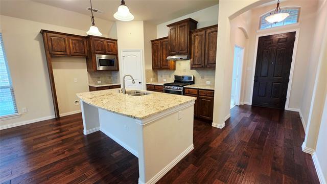 Foto del edificio - 5594 Linhurst Ct