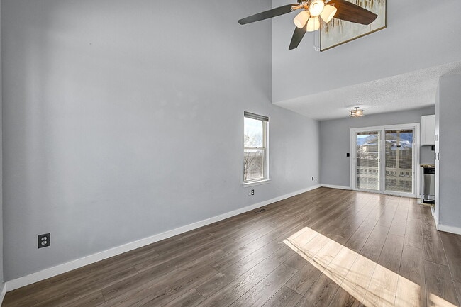 Photo - $1,950.00 - 3 Bedrooms, 2 Bathrooms, Single Family Home with Fenced Yard!