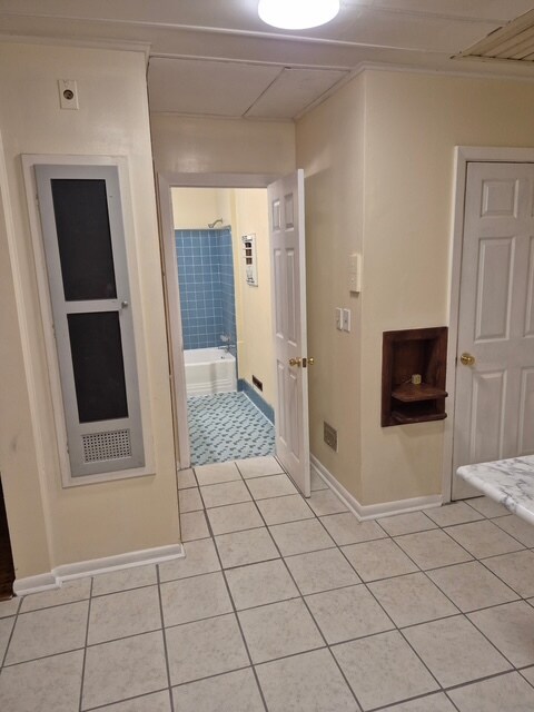 Baño al lado de la cocina - 606 Hill St