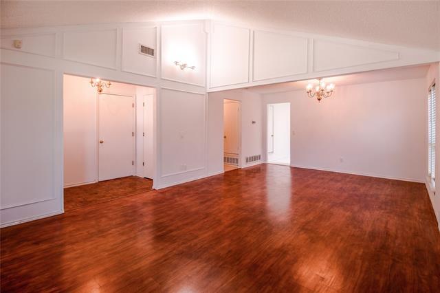 Foto del edificio - 2710 Laurel Oaks Dr