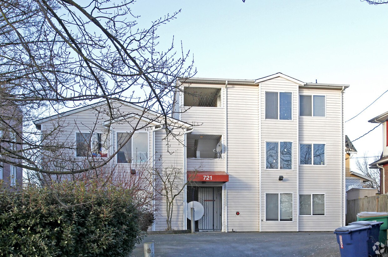 Foto principal - 721 24th Ave