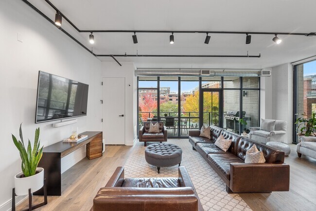 Foto del edificio - 111 S Peoria St