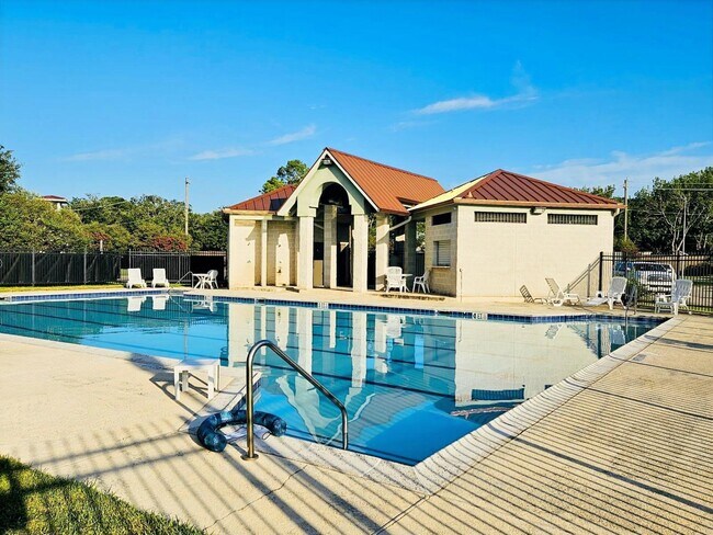 Foto del edificio - 5031 Gulf Stream Ln