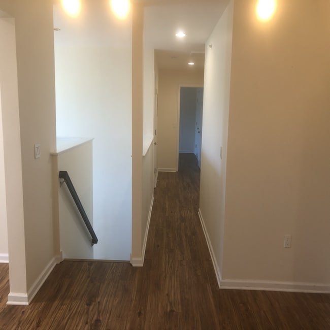 Building Photo - 136 Forest Dr