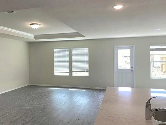 Foto del edificio - 16020 Pemberly Wy