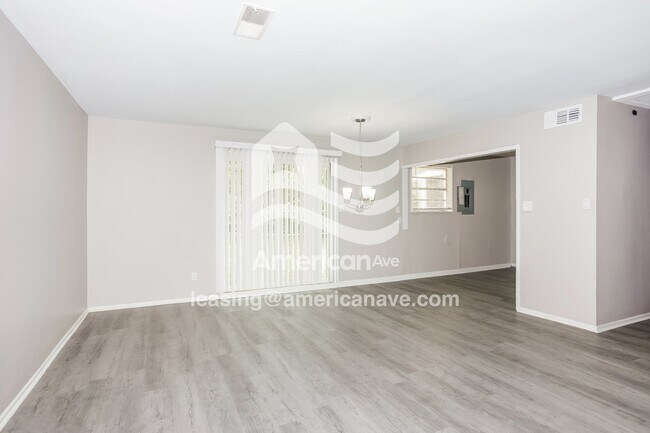 Foto del edificio - 618 Yates St NE