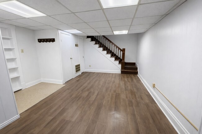 Foto del edificio - 370 Falling Run Rd