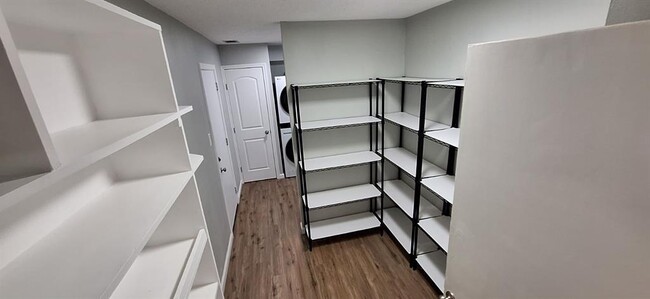 Building Photo - 11903 Spring Hill Dr