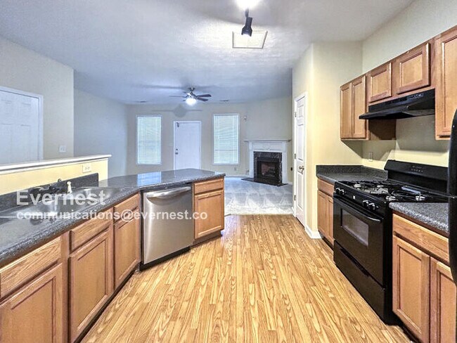 Foto del edificio - 4846 Hairston Park Square
