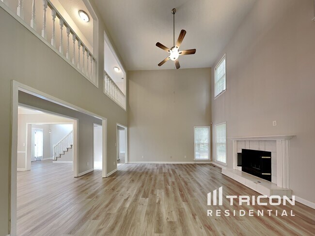 Foto del edificio - 115 Redspire Ln
