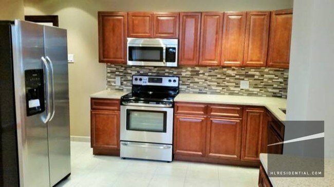 Foto del edificio - 6344 Ellwell Cres