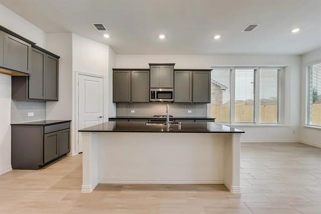 Foto del edificio - 3900 Falcon Fld