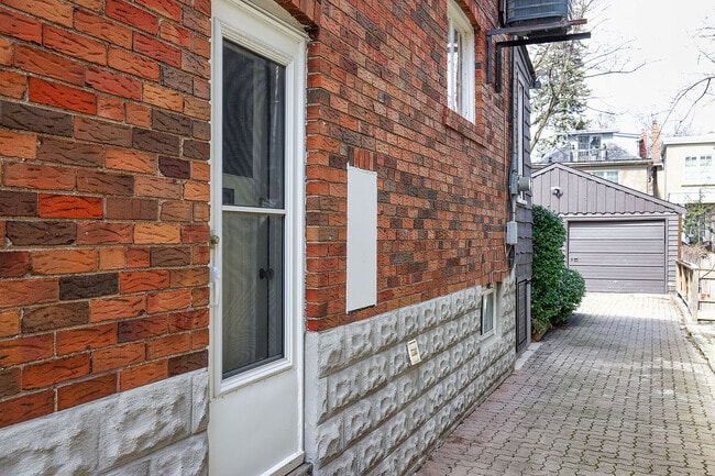 Building Photo - 170 Cranbrooke Ave