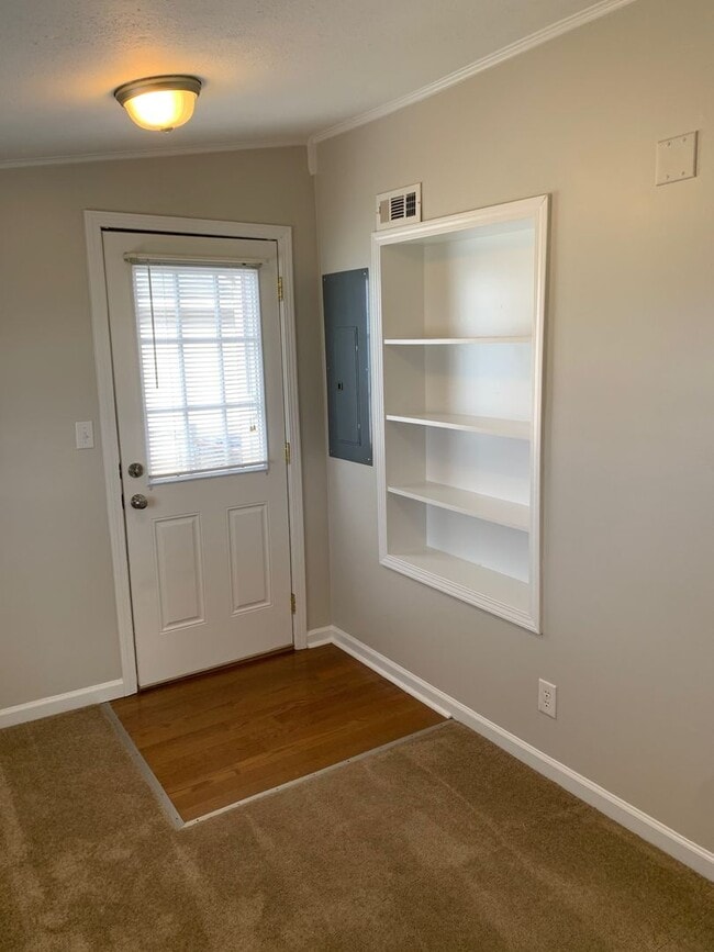 Building Photo - 910 Lamont St