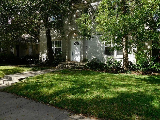 Building Photo - 2636 Greenbriar St