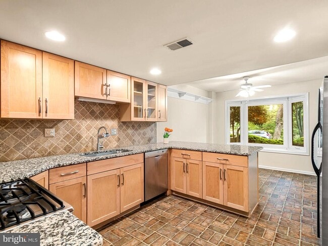 Building Photo - 101 Amity Dr