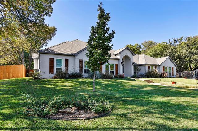 Building Photo - 8921 Crest Wood Dr