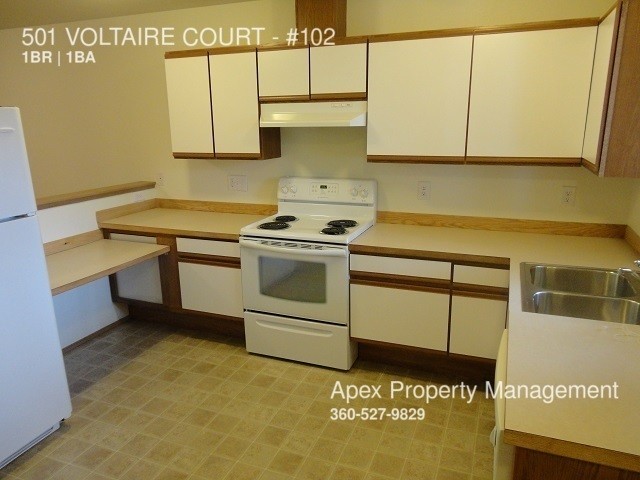 Building Photo - 501 VOLTAIRE Ct
